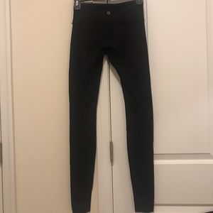 Lululemon Wunder Under legging black. Size 2